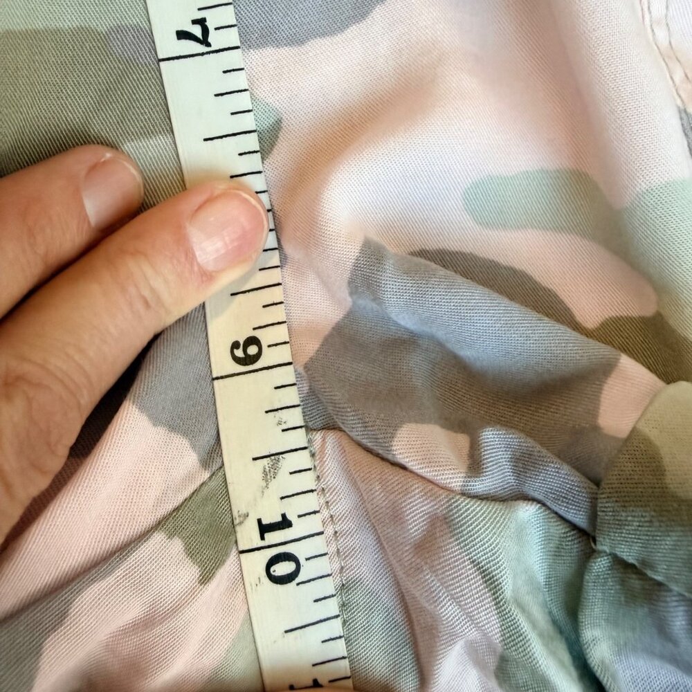 Aerie Womens Camo Print Relaxed Shorts Size Small Lyocell Fabric Elastic Waist - Picture 10 of 10